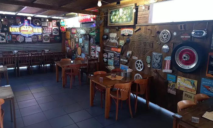 Lanzamiento de hacha y menú de hamburguesa para 2 o 4