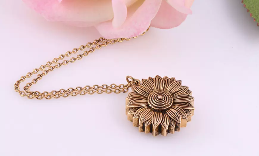 Image 2: 1 ou 2 colliers tournesol avec inscription pour femme