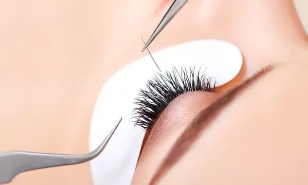 Green Leaf Spa offers eyelash lift with tint or full set of signature mink extensions, up to 46% off - Primary Image
