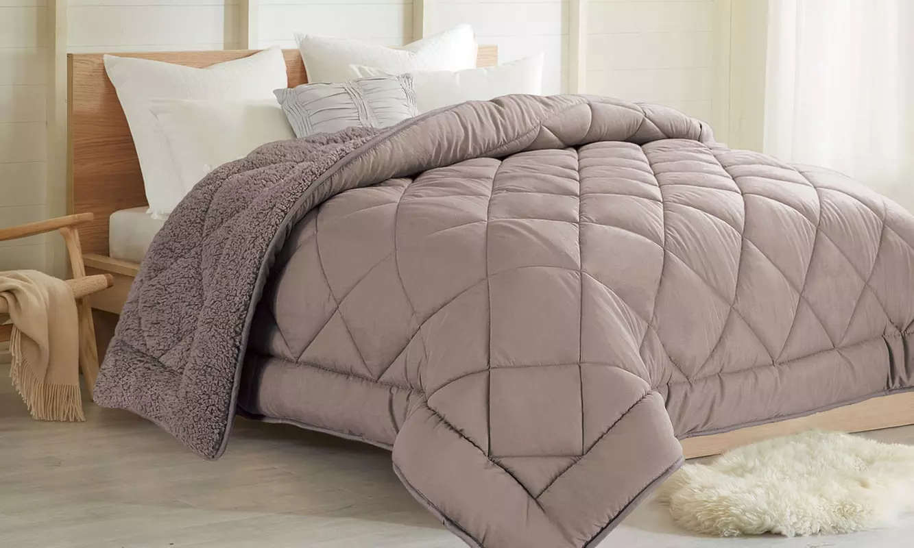 Couette 2 en 1 réversible effet soyeux de la marque Sampur - Primary Image