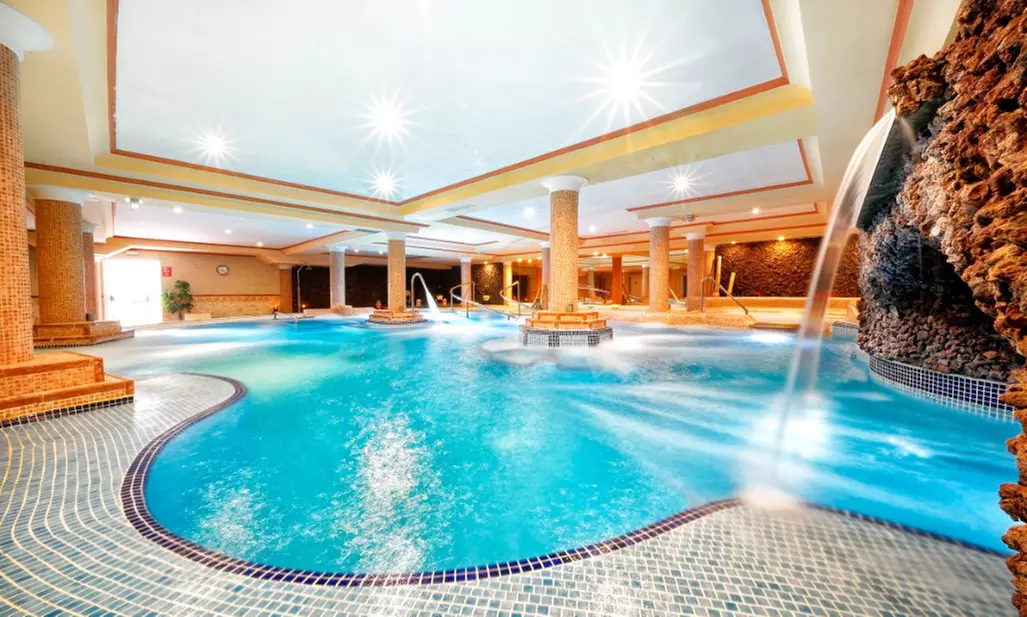 Circuito spa de 90 minutos con tratamientos adicionales a elegir