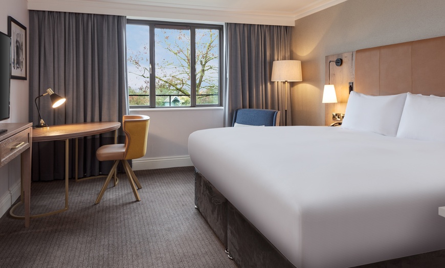 Image 3: QHotels Oxfordshire: Classic Double with Breakfast & Dinner Credit