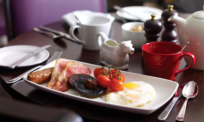 West Yorkshire: Standard Room with Breakfast