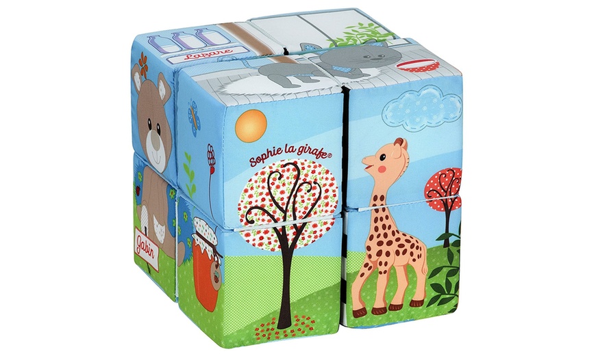 Image 1: Sophie la Girafe Magic Cubes
