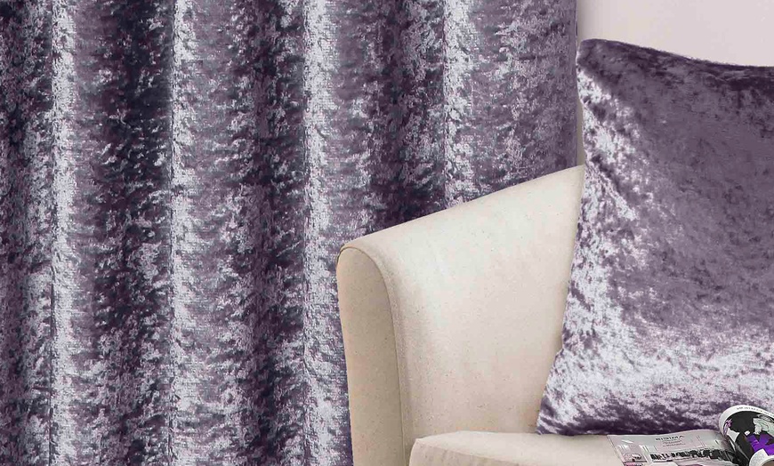 Image 4: Crushed Velvet-Lined Curtains