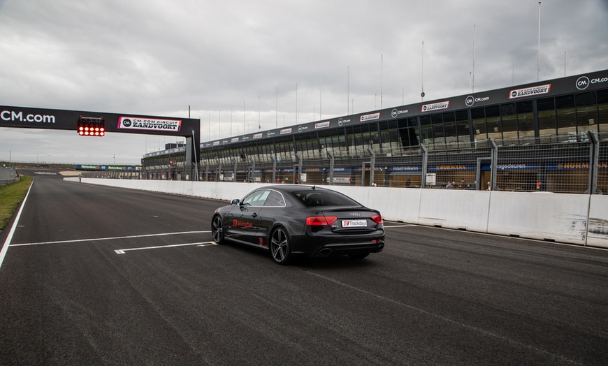 Image 5: Racen op Zandvoort of Assen