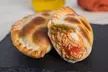 Menú de empanadas argentinas de carne o vegetarianas con bebida para 1 o 2 personas y ahorra hasta un 45% - Second Medium