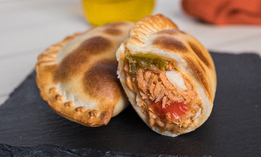 Image 6: Menú de empanadas argentinas con bebida para 1, 2 o 4 personas