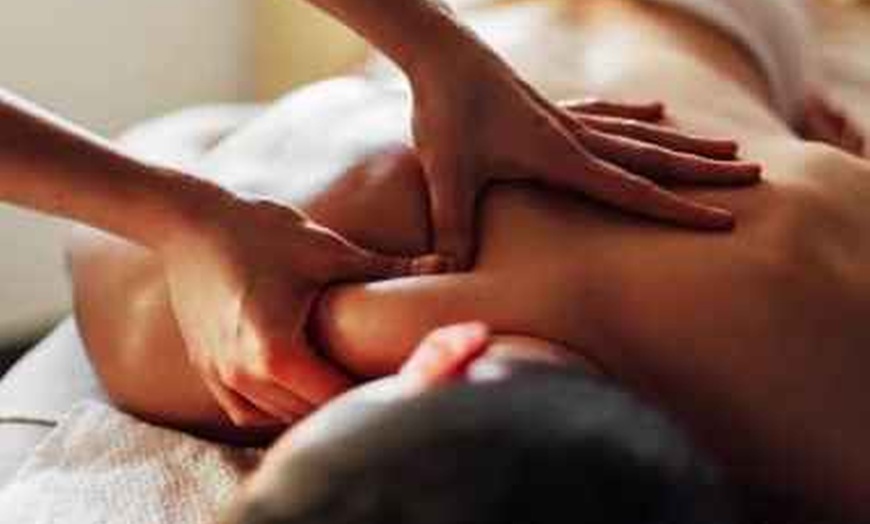 Image 5: Choose from a 60 or 30 Minute Massage Sessions GUDI-BMT