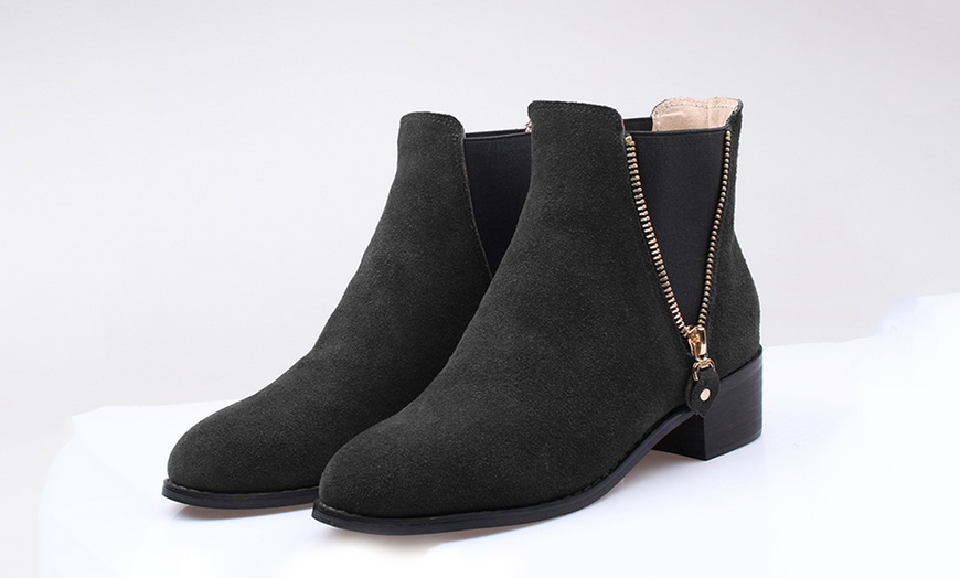 Image 10: Merino Wool-Lined Chelsea Boots