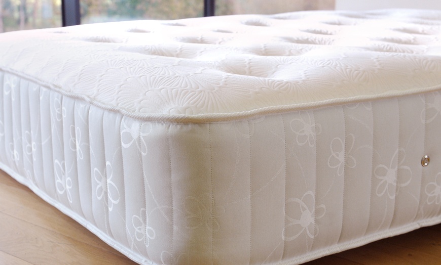 Image 3: Floral Freshness 3000 Memory Foam and Pocket Sprung Mattress