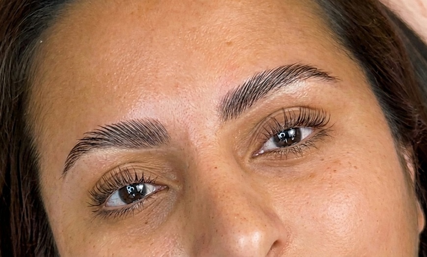 Image 2: Transform Your Lashes: Eyelash Lift Treatment with Optional Tinting