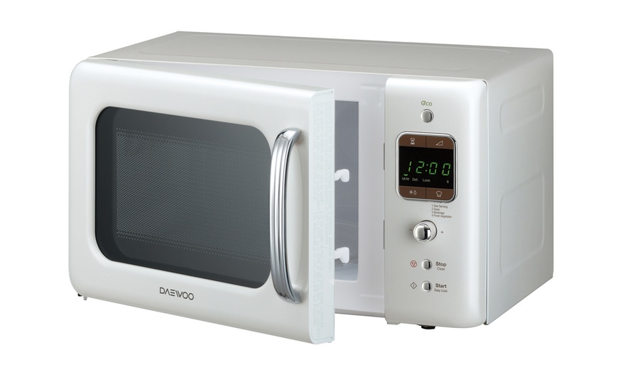 Image 22: Daewoo 800W Retro Microwave