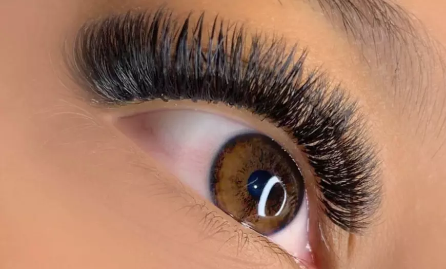 Image 5: Natural-Look Eyelash Extensions