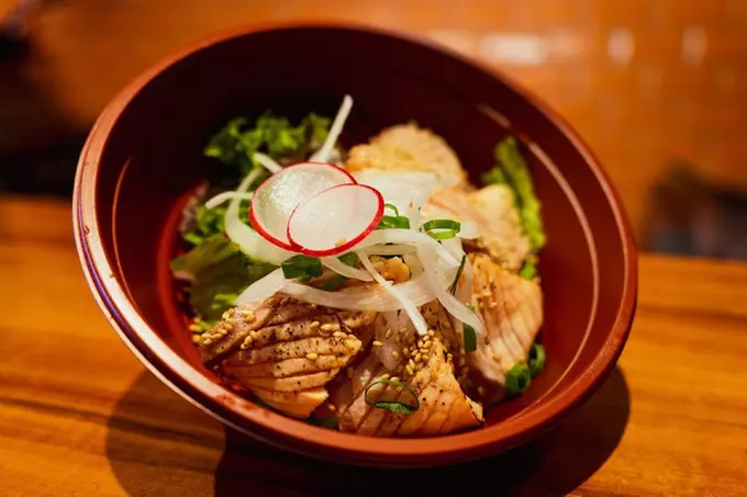 Japanisches Lunch-Menü to go inkl. Vorspeise, Donburi & Grüntee