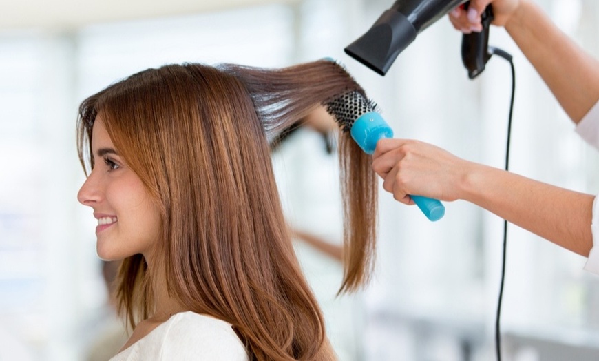 women-s-cut-and-blow-dry-the-salon-groupon