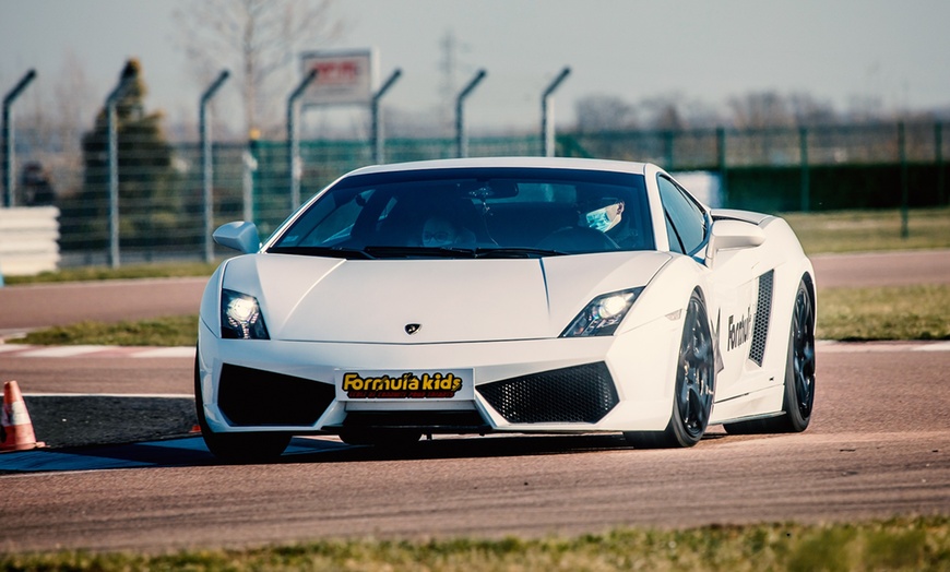 Image 3: Stage de conduite junior : 3 tours sur circuit avec Formula Kids