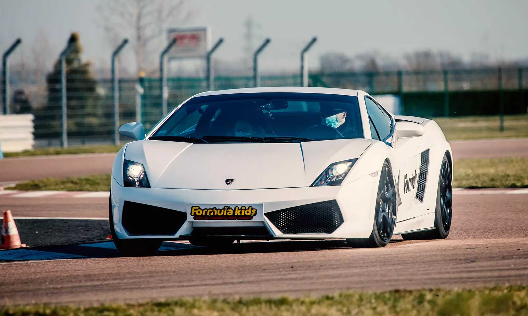 Stage de conduite junior : 3 tours sur circuit avec Formula Kids