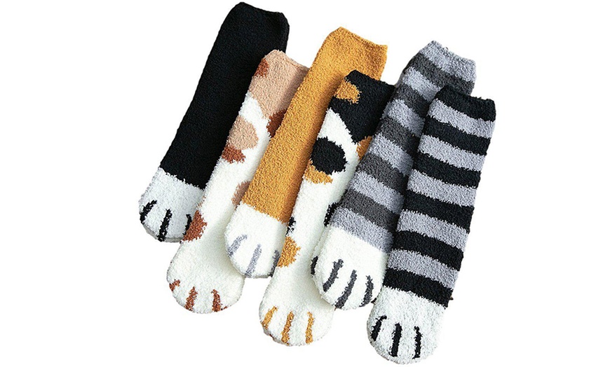 Image 7: Fleece Cat Paw Socks Six-Pack