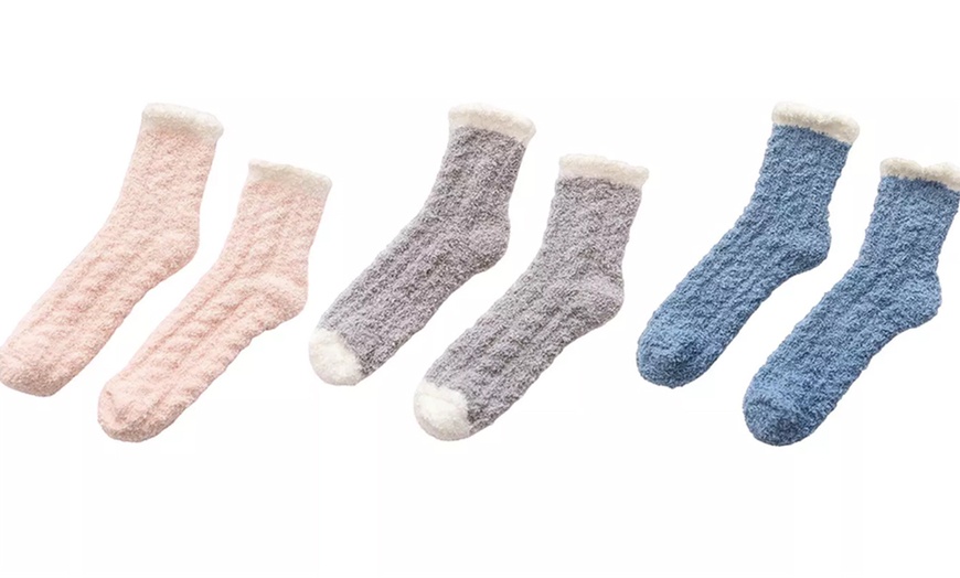 Image 3: Three-Packs of Women's Fluffy Socks 