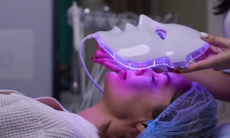 Image 1: Higiene facial completa con opción a máscara LED o peeling