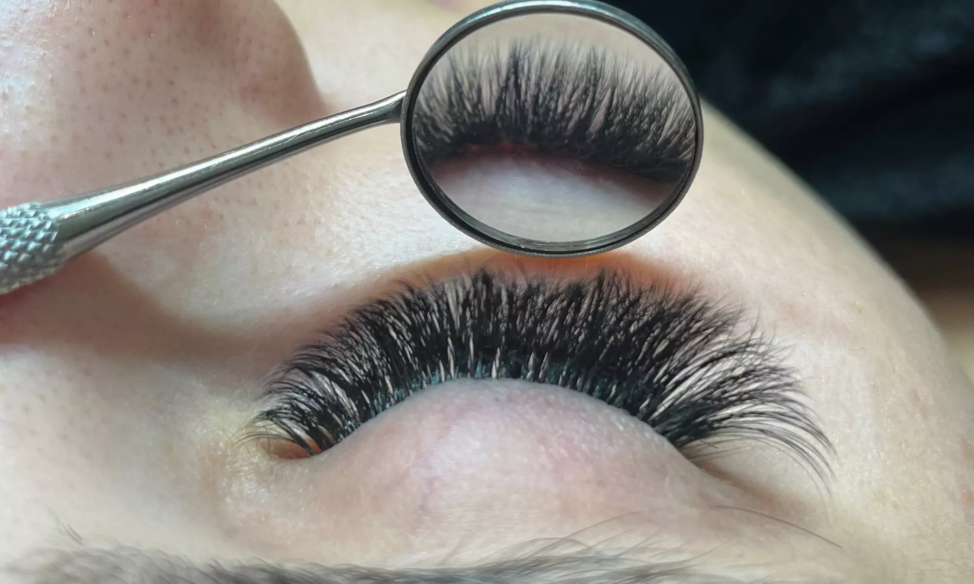 Get a Fuller Look w/ Classic, Hybrid / Volume Full Set Lash Extensions