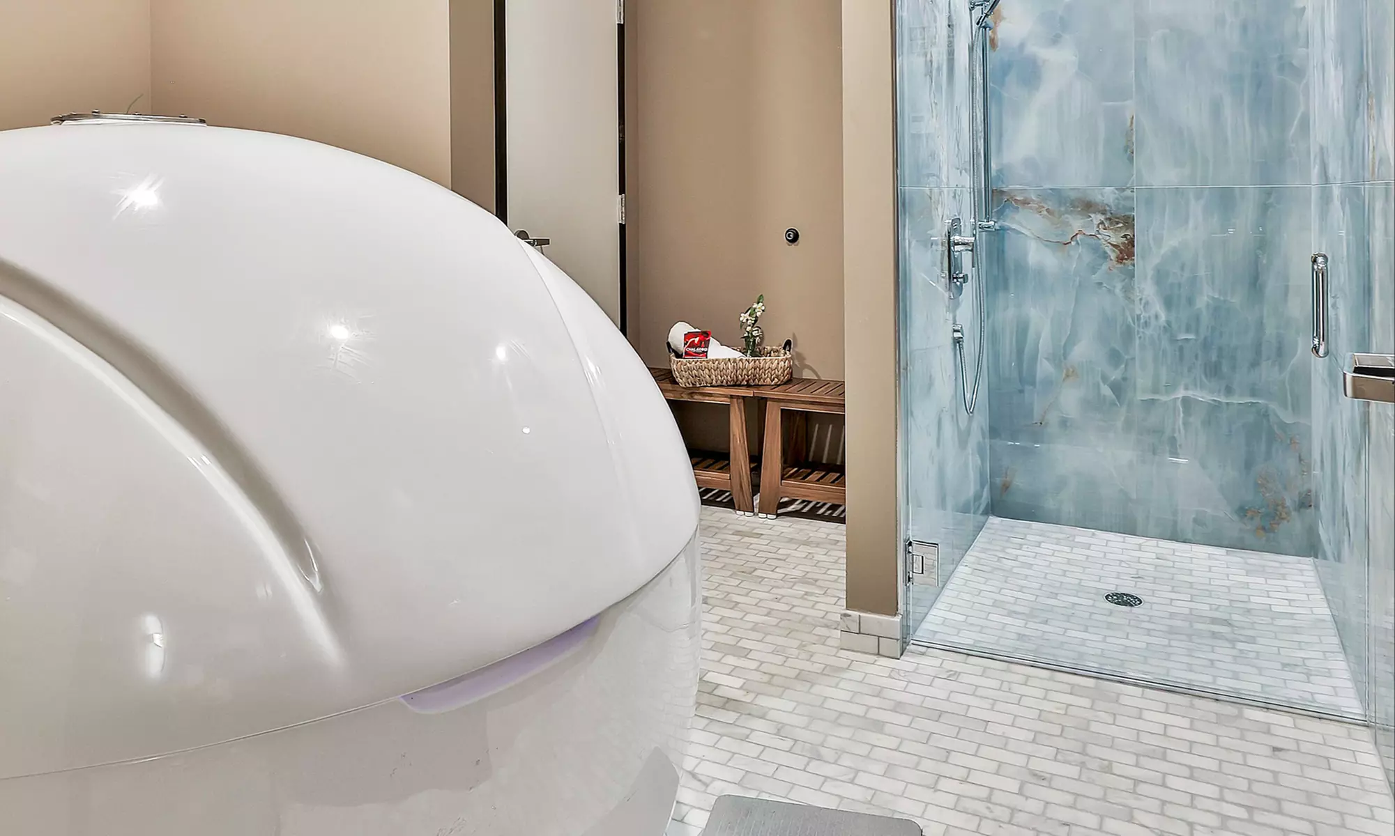 Unwind with a 60-Minute Float Therapy Experience 