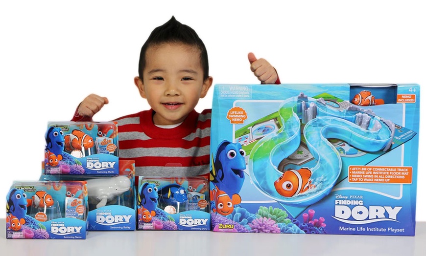 Marine life institute store playset