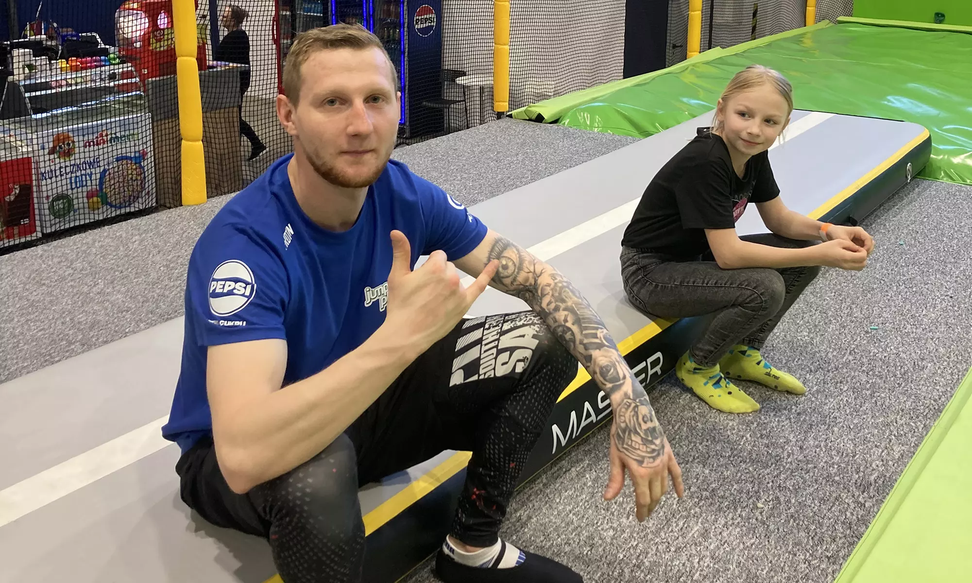 Zapomnij o grawitacji! Wskocz w świat zabawy w 4 parkach trampolin