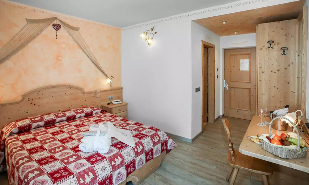 Dolomiti 4*: camera Standard o Deluxe, colazione, mezza pensione e Spa