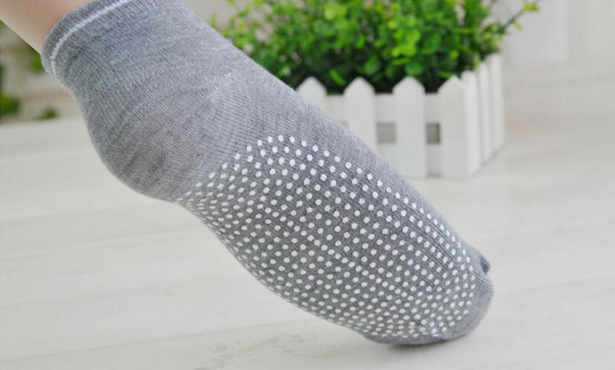 Image 3: Anti-Slip Yoga Socks