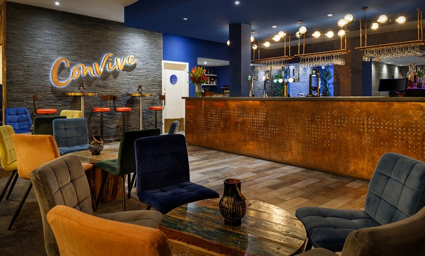 Image 4: Delight with 2 or 4 Pizzas and a 1 or 2 Bottles of Prosecco for 2 or 4 People @Convive Restaurant (Up to 43%Off)