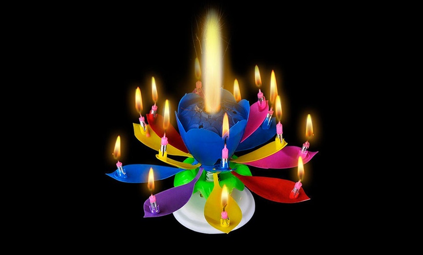 Image 14: Flower-Shaped Rotating Musical Birthday Candle