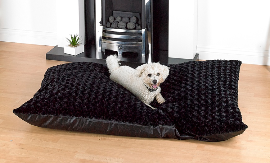 Image 2: Dog Bed with Zipped Cover