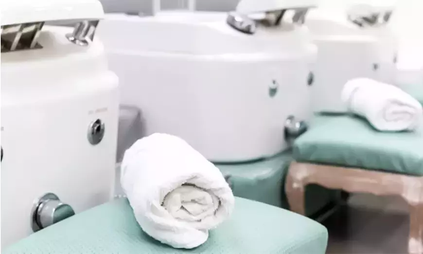 Facial or Massage Pamper Package Treatment at Beauty on the spot