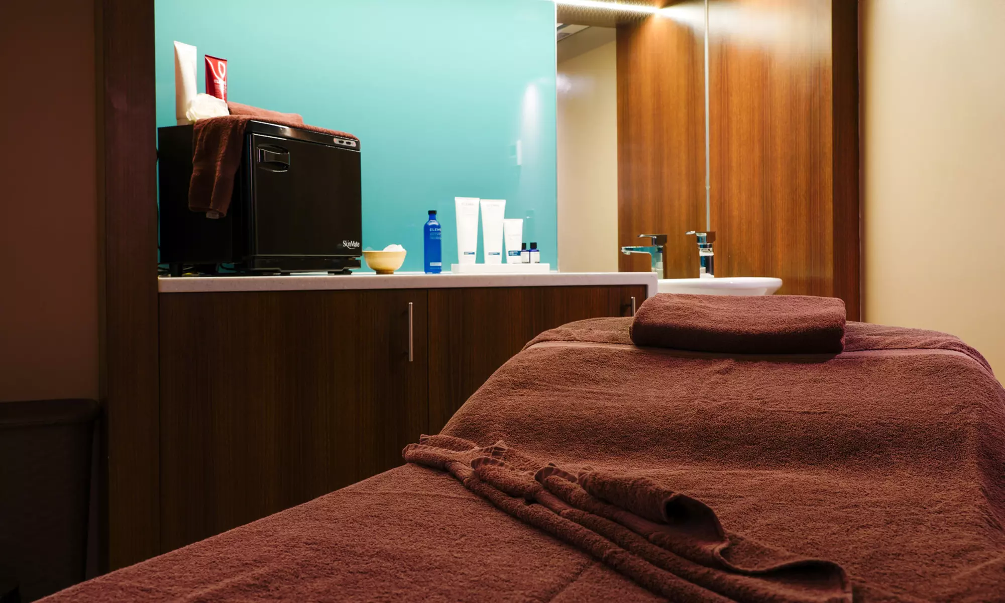 West Yorkshire: Double Room for 2 w/ Breakfast & Dinner, Plus Prosecco