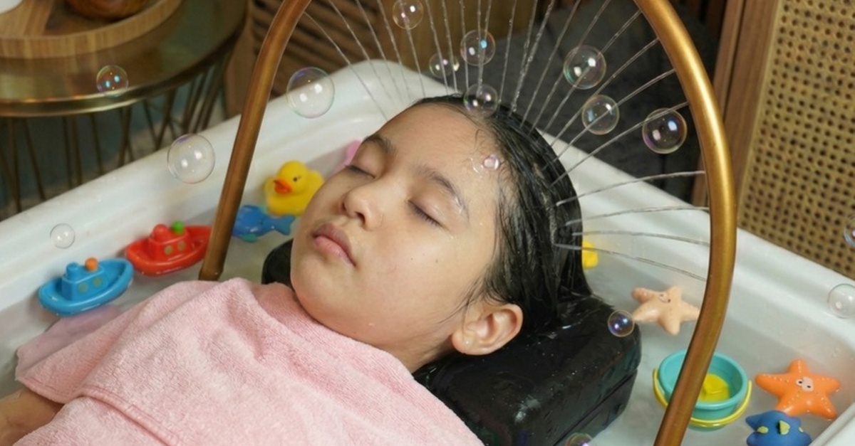 Sesión de Head Spa capilar infantil en Barcelona
