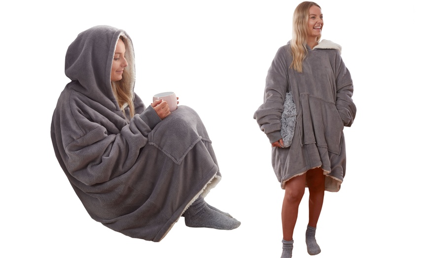 Image 3: Cosy Sherpa Oversized Hoodie Blanket