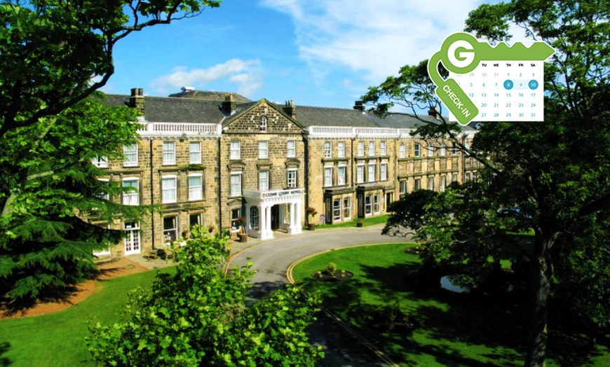 Image 1: Harrogate: 4* Double or Twin Room Stay with Dinner
