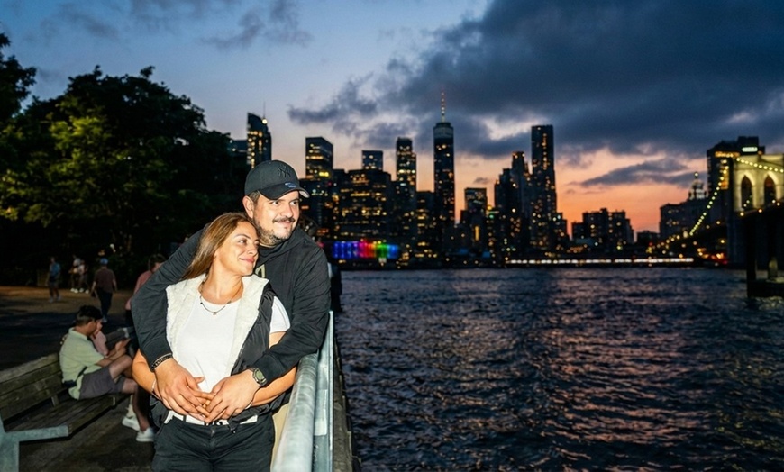 Image 2: Night Tour Luxury Bus – Iconic NYC Landmarks & Skyline