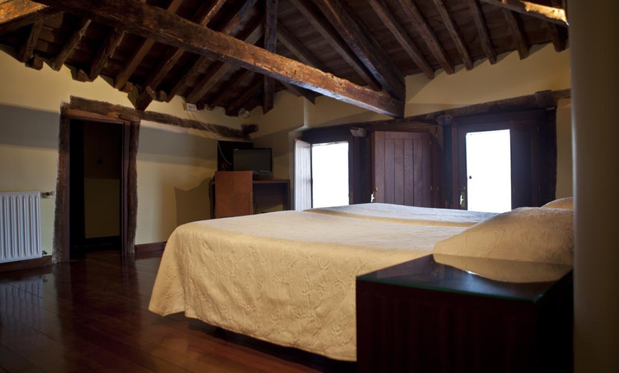 Image 4: Sigüenza, Guadalajara: estancia en habitación twin