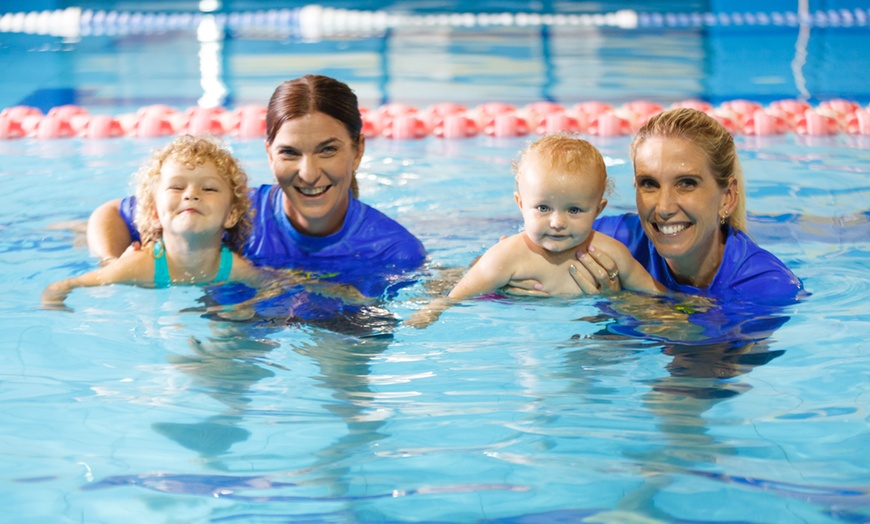 Image 3: Eight Swim Lessons for Child