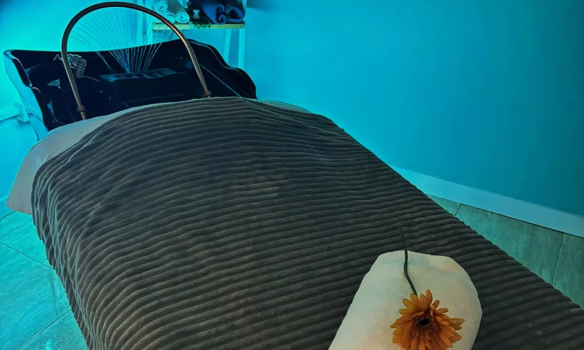 Higiene facial con paleta ultrasónica, microdermoabrasión o Kobido