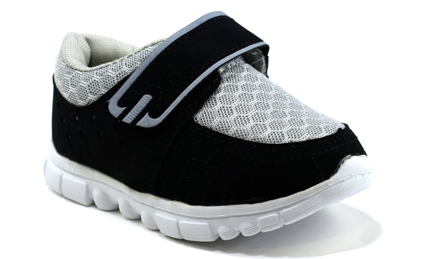 Image 8: Kids' Hook-and-Loop Trainers