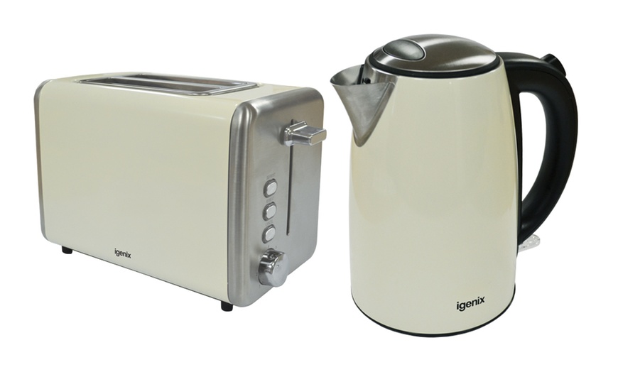 Image 8: Igenix Kettle and Toaster Set