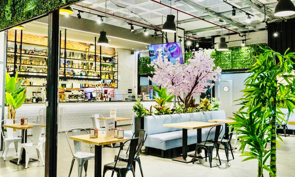 Sabores latinos auténticos: menú para 2 personas con opción a cóctel