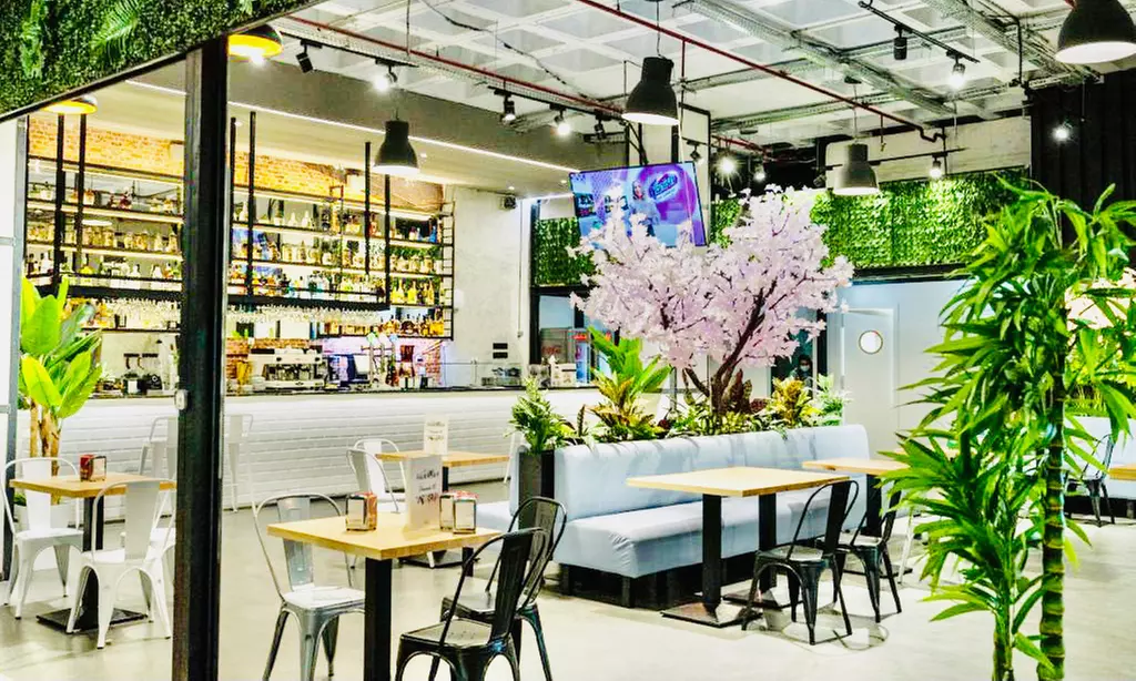 Descubre los sabores de Colombia y Venezuela con un menú latino para 2 con opción a cóctel con 39% de descuento - Primary Image