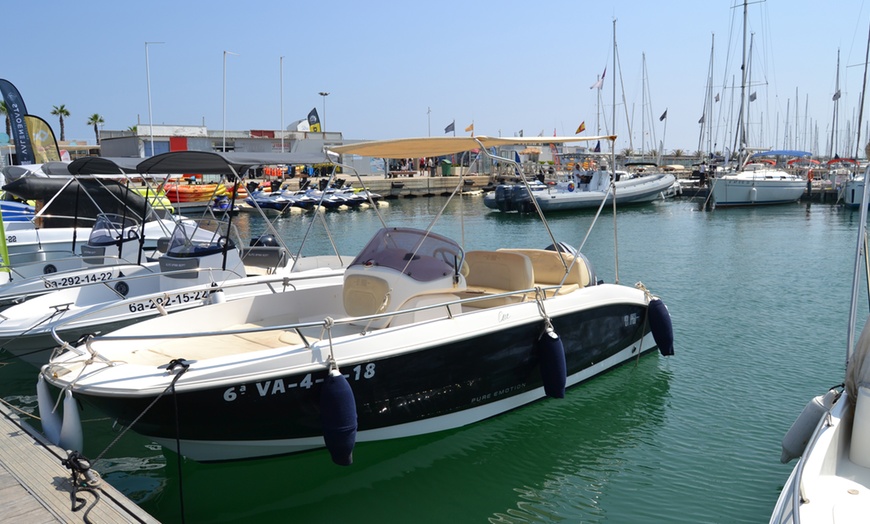 Image 3: Alquiler de barco con titulación por medio día en Capitán Valencia