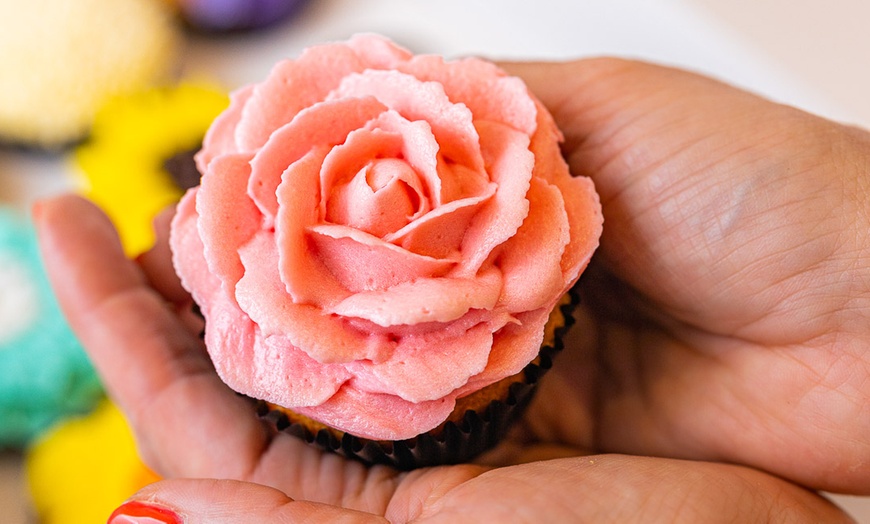 Image 2: Cupcake Decorating Class