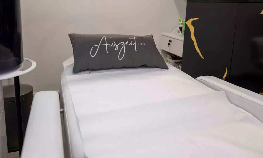 Wimpern- und/oder Augenbrauen-Lifting inkl. Färben für 1 Person